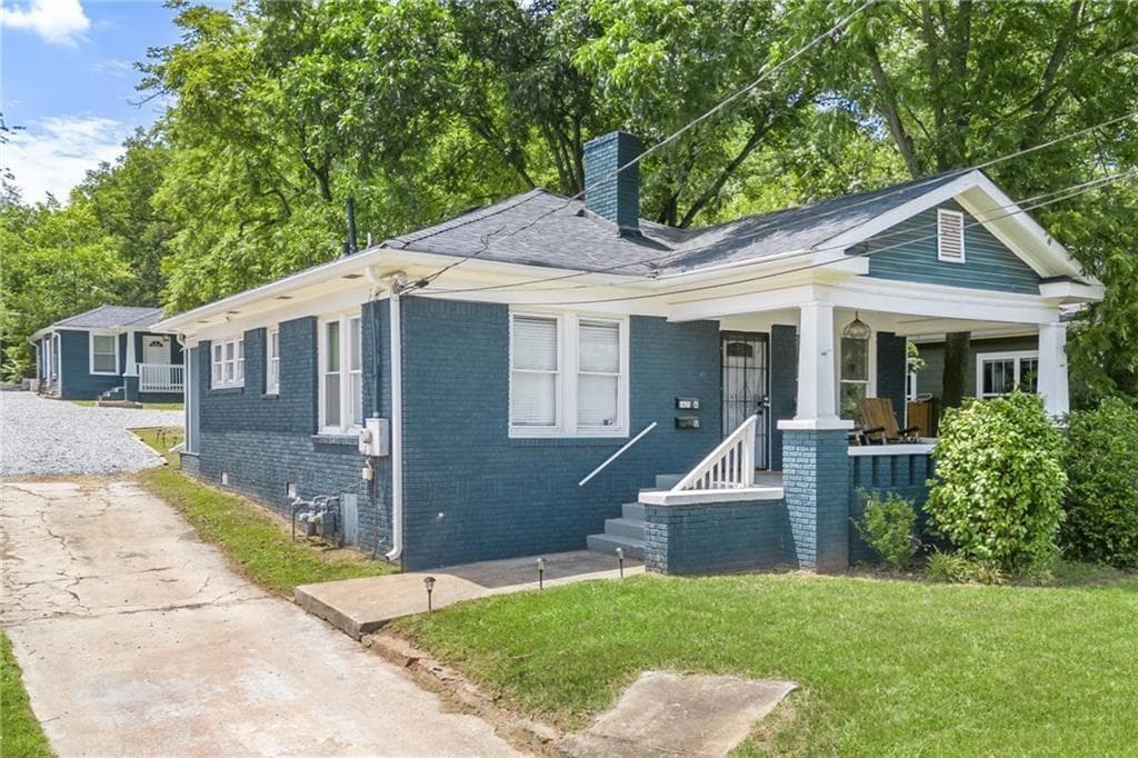 4 bedroom, 2 bathroom, 1,959 sq ft single family residence for sale at 1425 Boulevard, Atlanta, GA 30315