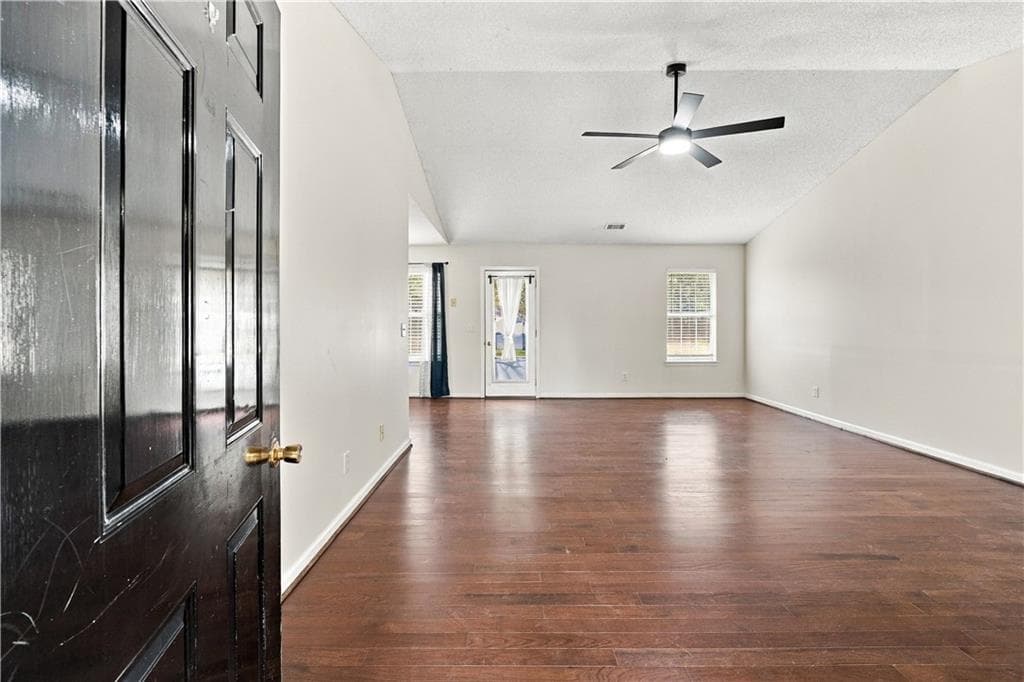 3 bedroom, 2 bathroom, 1,243 sq ft single family residence for rent at 28 Autumn Ridge Drive, Euharlee, GA 30145 for $2,100 a month — photo 2