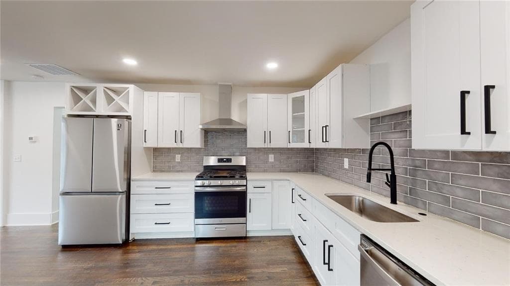 4 bedroom, 2 bathroom, 1,959 sq ft single family residence for sale at 1425 Boulevard, Atlanta, GA 30315 — photo 4
