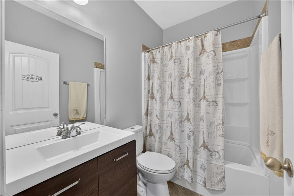 5 bedroom, 4 bathroom, 4,956 sq ft single family residence for sale at 3831 Lake Haven Way, Atlanta, GA 30349 — photo 9