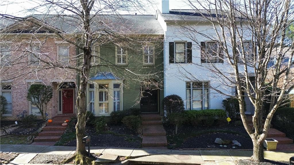 2 bedroom, 3 bathroom, 2,059 sq ft townhouse for rent at 1641 Ridenour Parkway, Kennesaw, GA 30152 for $2,450 a month — photo 2