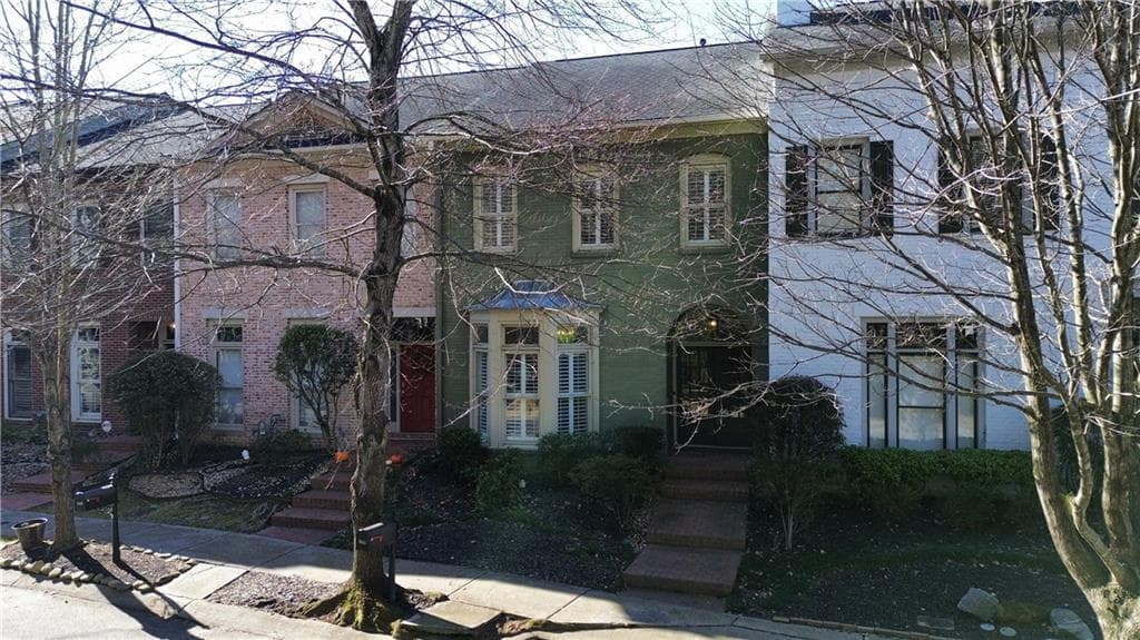 2 bedroom, 3 bathroom, 2,059 sq ft townhouse for rent at 1641 Ridenour Parkway, Kennesaw, GA 30152 for $2,450 a month — photo 3