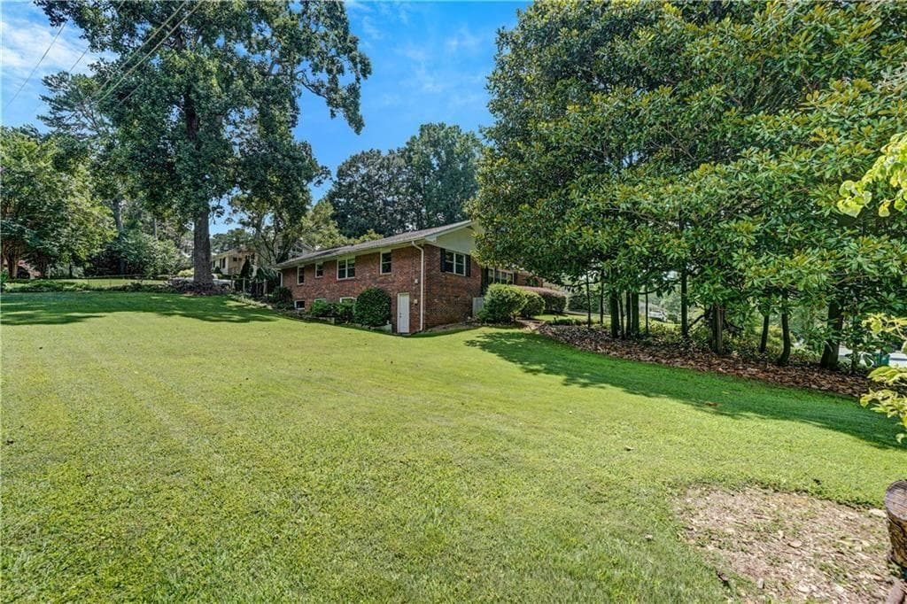 3 bedroom, 2 bathroom, 1,886 sq ft single family residence for rent at 2127 Desmond Drive, Decatur, GA 30033 for $3,500 a month — photo 3