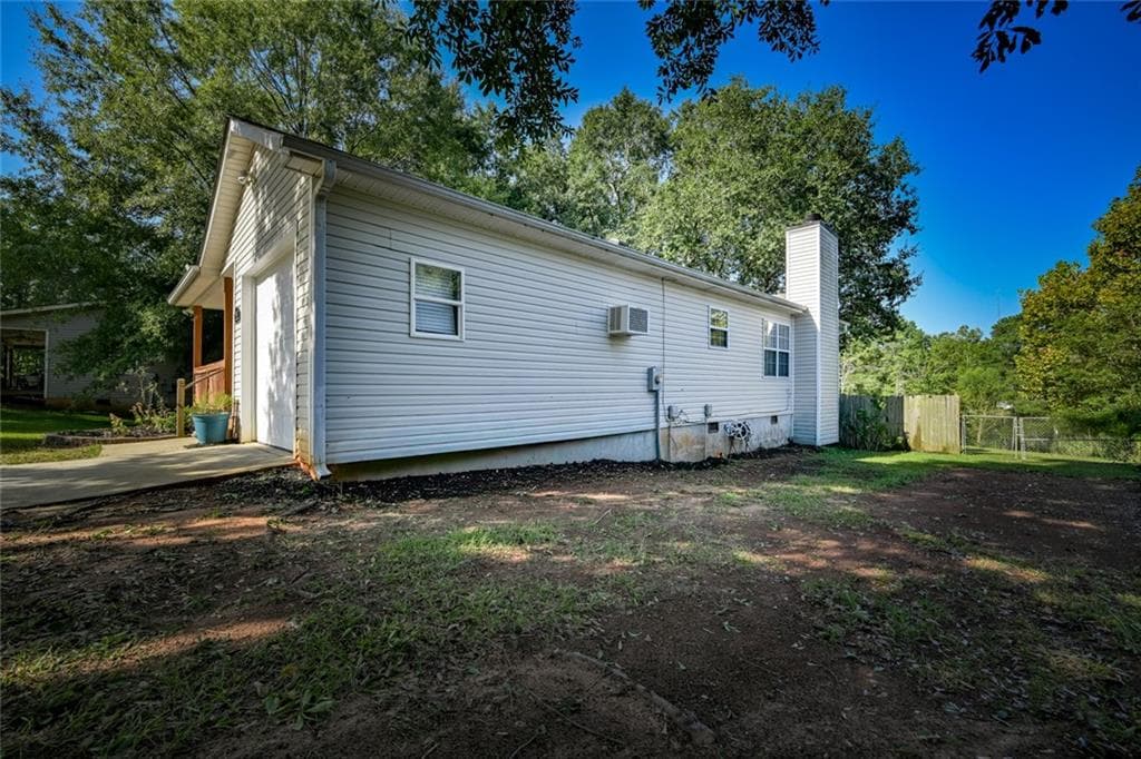 3 bedroom, 2 bathroom, 1,552 sq ft single family residence for sale at 1167 Bell Circle, Madison, GA 30650 — photo 3