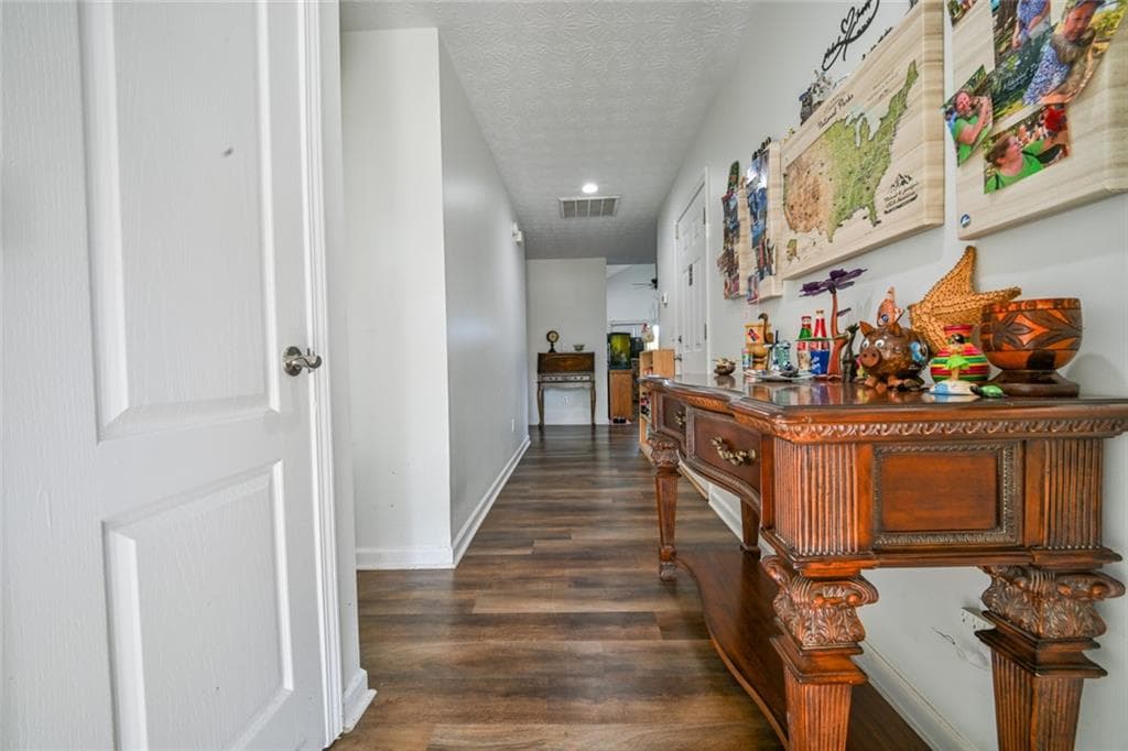 3 bedroom, 2 bathroom, 1,552 sq ft single family residence for sale at 1167 Bell Circle, Madison, GA 30650 — photo 5