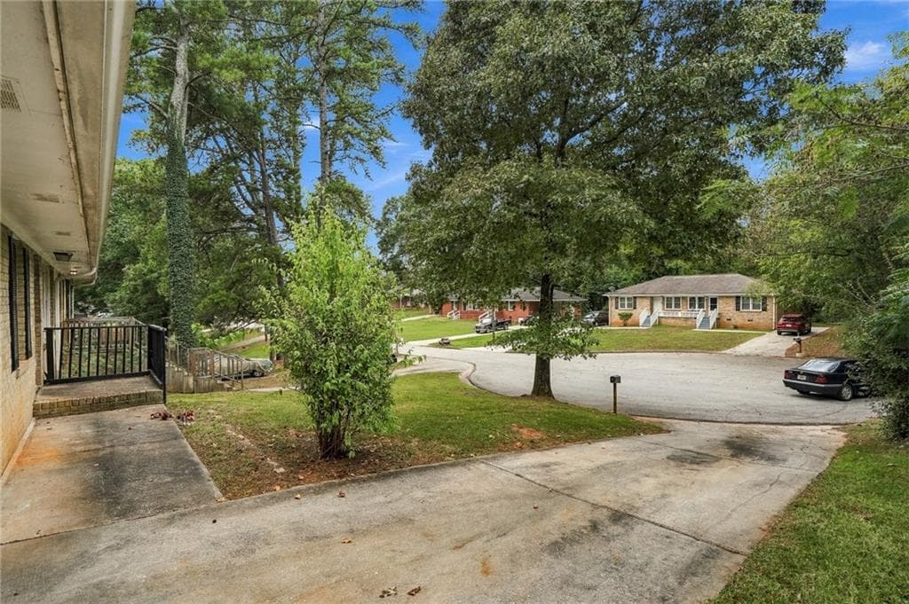duplex for sale at 4374 Lincoln Jones Road, Ellenwood, GA 30294 — photo 3