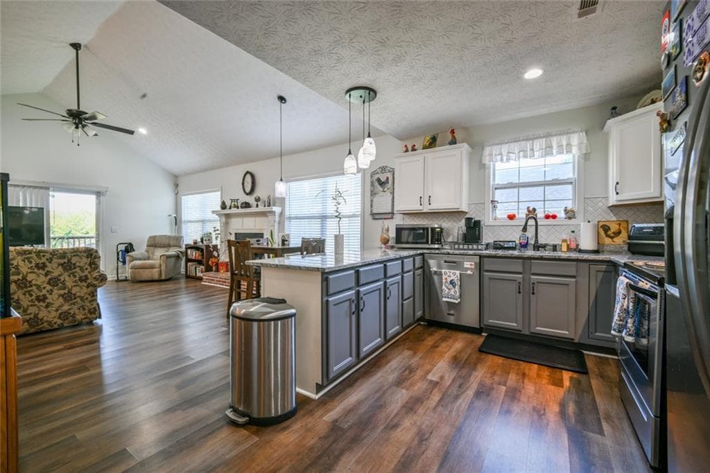 3 bedroom, 2 bathroom, 1,552 sq ft single family residence for sale at 1167 Bell Circle, Madison, GA 30650 — photo 9