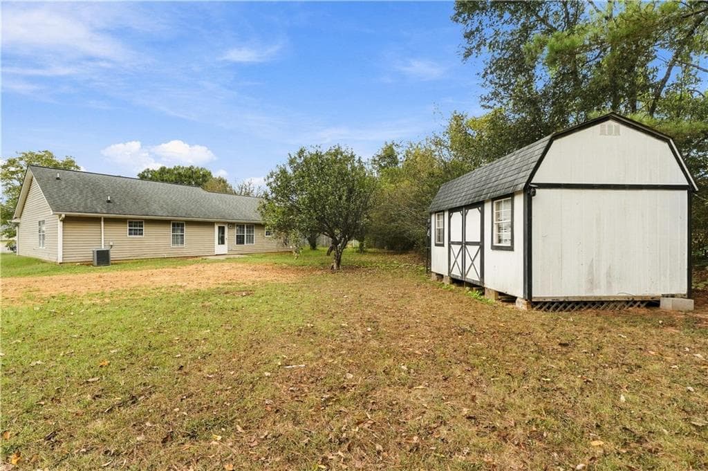 3 bedroom, 2 bathroom, 1,243 sq ft single family residence for rent at 28 Autumn Ridge Drive, Euharlee, GA 30145 for $2,100 a month — photo 9