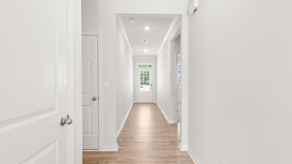 5 bedroom, 3 bathroom, 2,804 sq ft single family residence for sale at 34 Hampshire Court, Cartersville, GA 30120 — photo 3