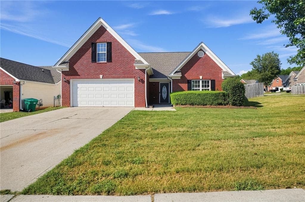 4 bedroom, 2 bathroom, 1,801 sq ft single family residence for sale at 1512 Queen Elizabeth Drive, Locust Grove, GA 30248