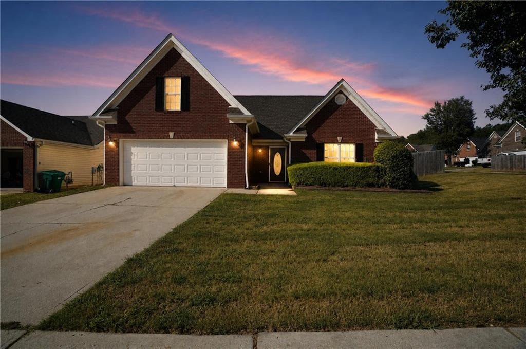 4 bedroom, 2 bathroom, 1,801 sq ft single family residence for sale at 1512 Queen Elizabeth Drive, Locust Grove, GA 30248 — photo 2