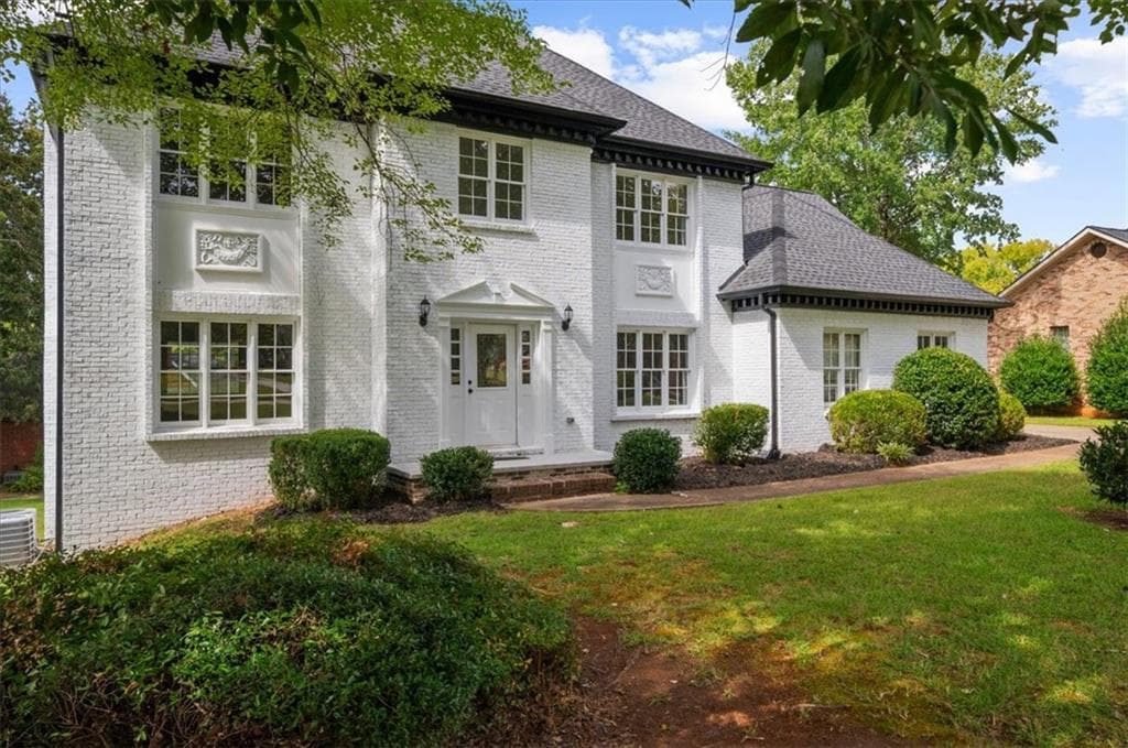 4 bedroom, 3 bathroom, 2,897 sq ft single family residence for sale at 877 Jami Court, Lawrenceville, GA 30046 — photo 3