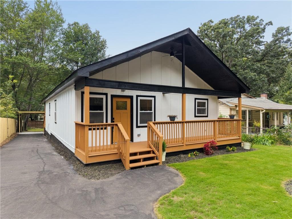 3 bedroom, 2 bathroom, 1,468 sq ft single family residence for sale at 882 Tanner Drive, Scottdale, GA 30079