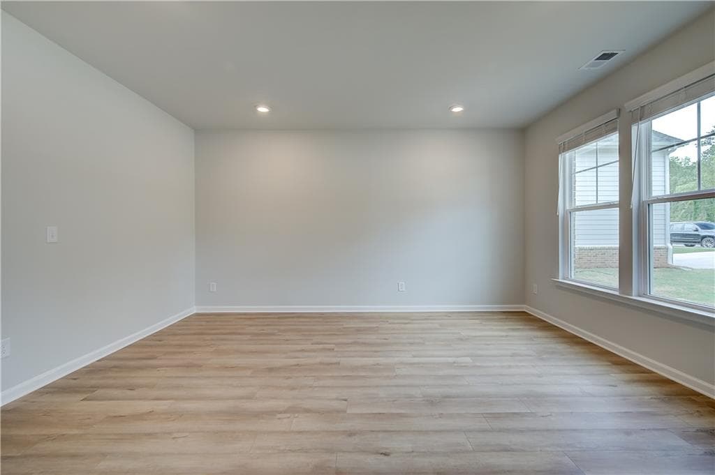 5 bedroom, 4 bathroom, 4,021 sq ft single family residence for sale at 255 Linford Drive, Locust Grove, GA 30248 — photo 5