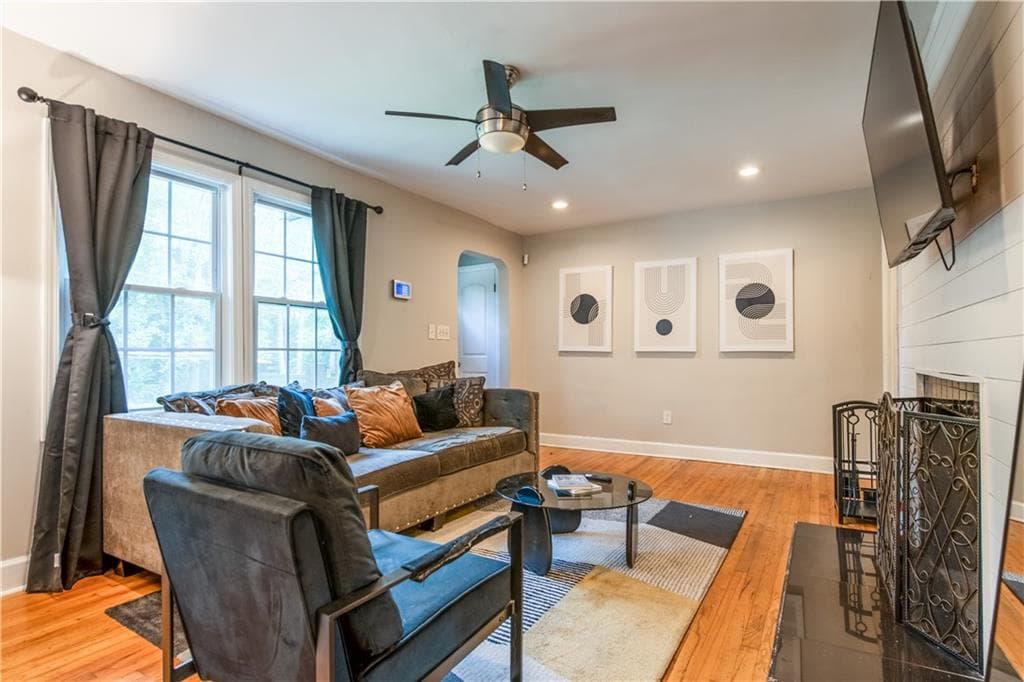 3 bedroom, 1 bathroom, 1,072 sq ft single family residence for sale at 1788 Campbellton Road, Atlanta, GA 30311 — photo 4