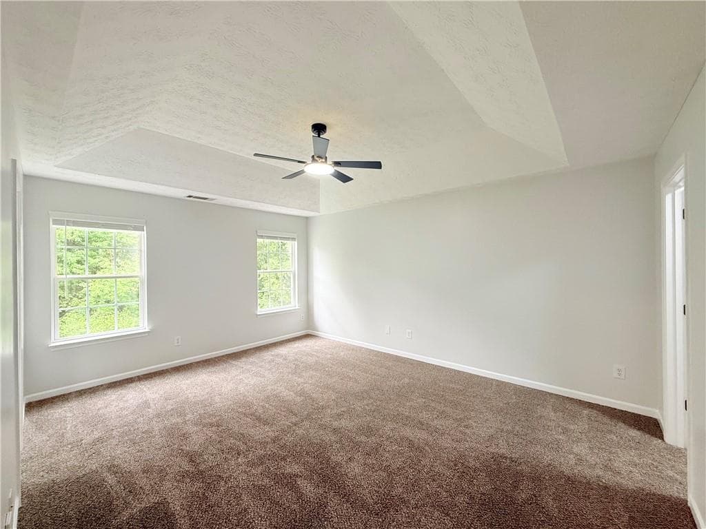 4 bedroom, 4 bathroom, 2,199 sq ft single family residence for sale at 928 Shannon Road, Loganville, GA 30052 — photo 4