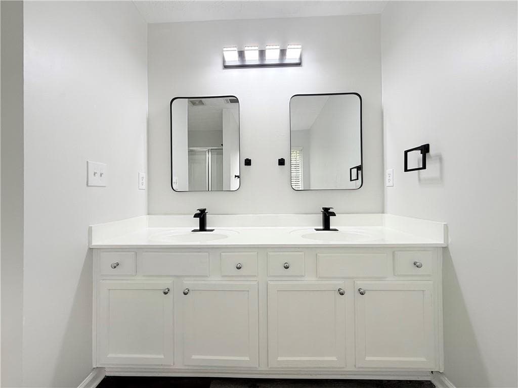 4 bedroom, 4 bathroom, 2,199 sq ft single family residence for sale at 928 Shannon Road, Loganville, GA 30052 — photo 5