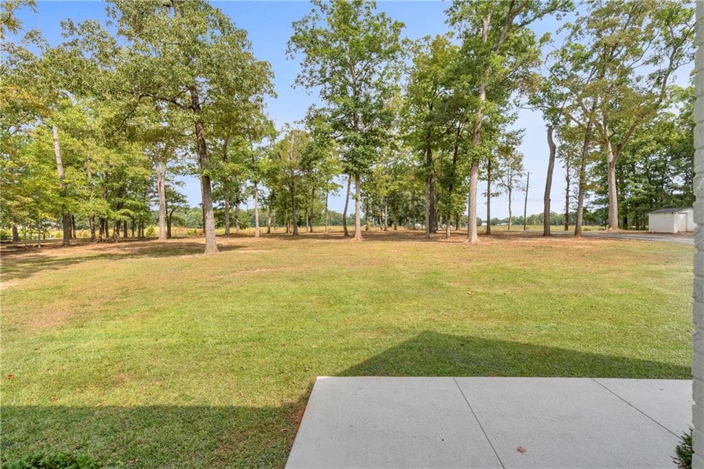 3 bedroom, 2 bathroom, 1,992 sq ft single family residence for sale at 1200 Mount Carmel Road, Mcdonough, GA 30253 — photo 6