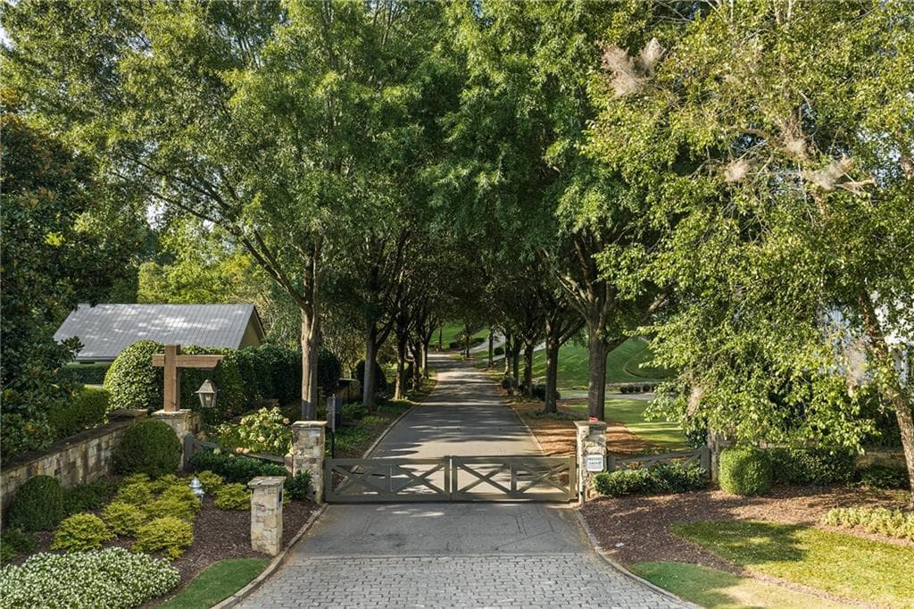 6 bedroom, 10 bathroom, 11,470 sq ft single family residence for sale at 13950 Haystack Lane, Milton, GA 30004 — photo 4