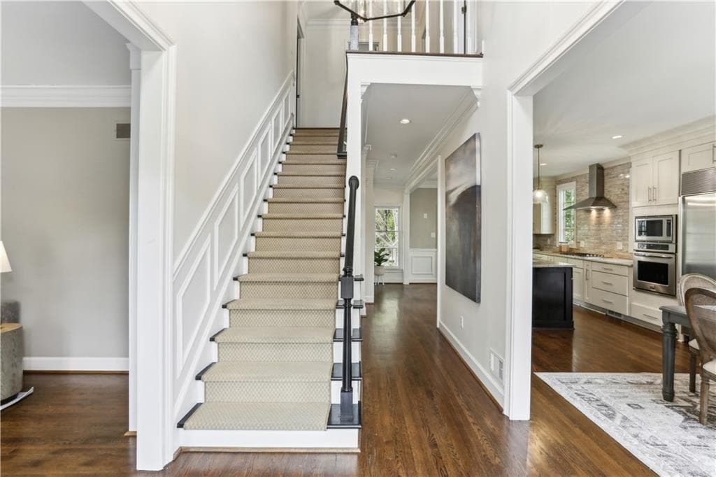 4 bedroom, 3 bathroom, 2,311 sq ft townhouse for sale at 44 Pointe Terrace 44, Atlanta, GA 30339 — photo 4