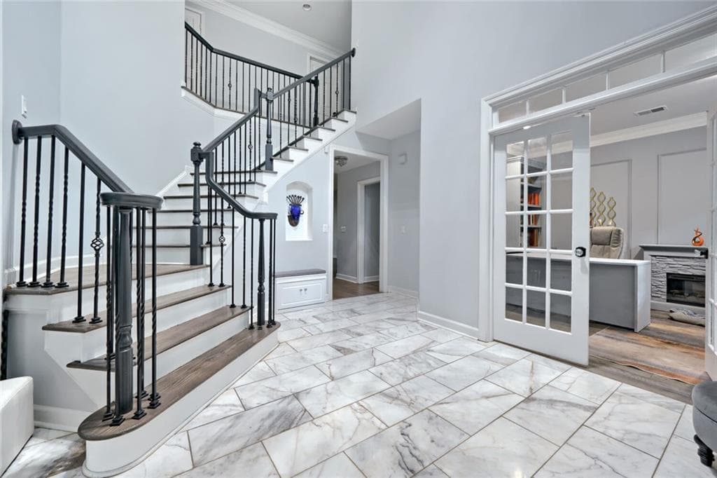 5 bedroom, 5 bathroom, 4,316 sq ft single family residence for sale at 70 Honour Circle, Atlanta, GA 30305 — photo 4