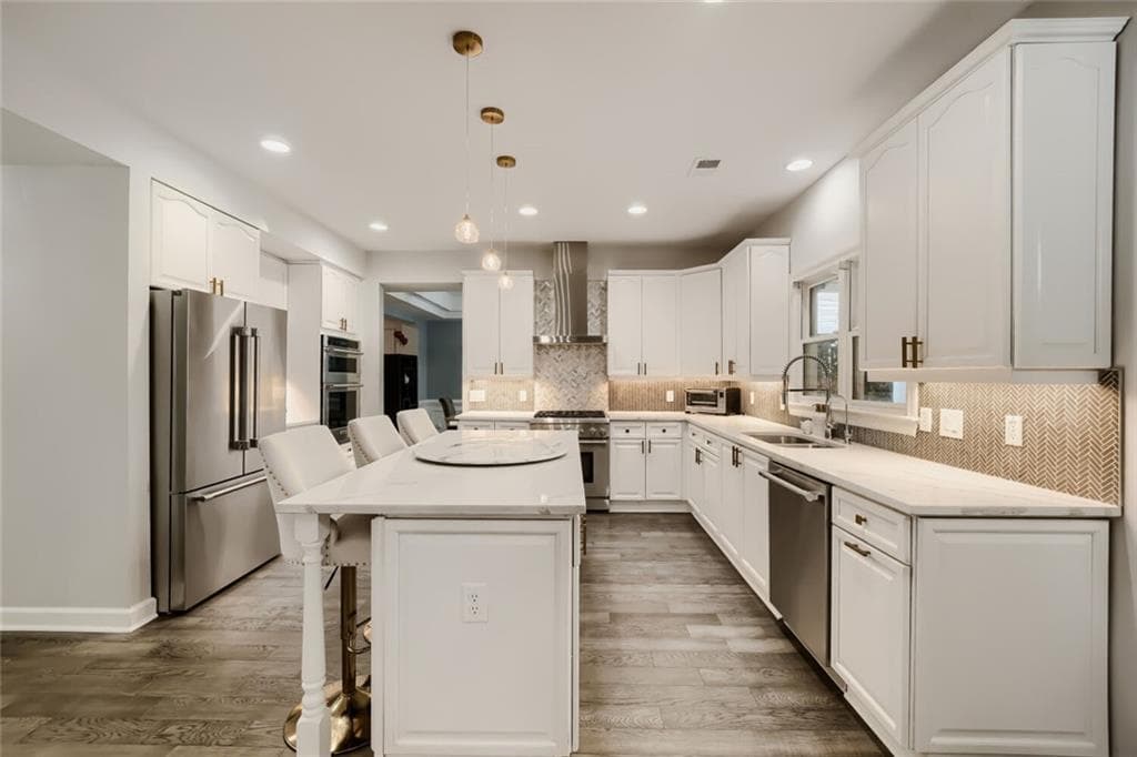 5 bedroom, 5 bathroom, 4,316 sq ft single family residence for sale at 70 Honour Circle, Atlanta, GA 30305 — photo 10