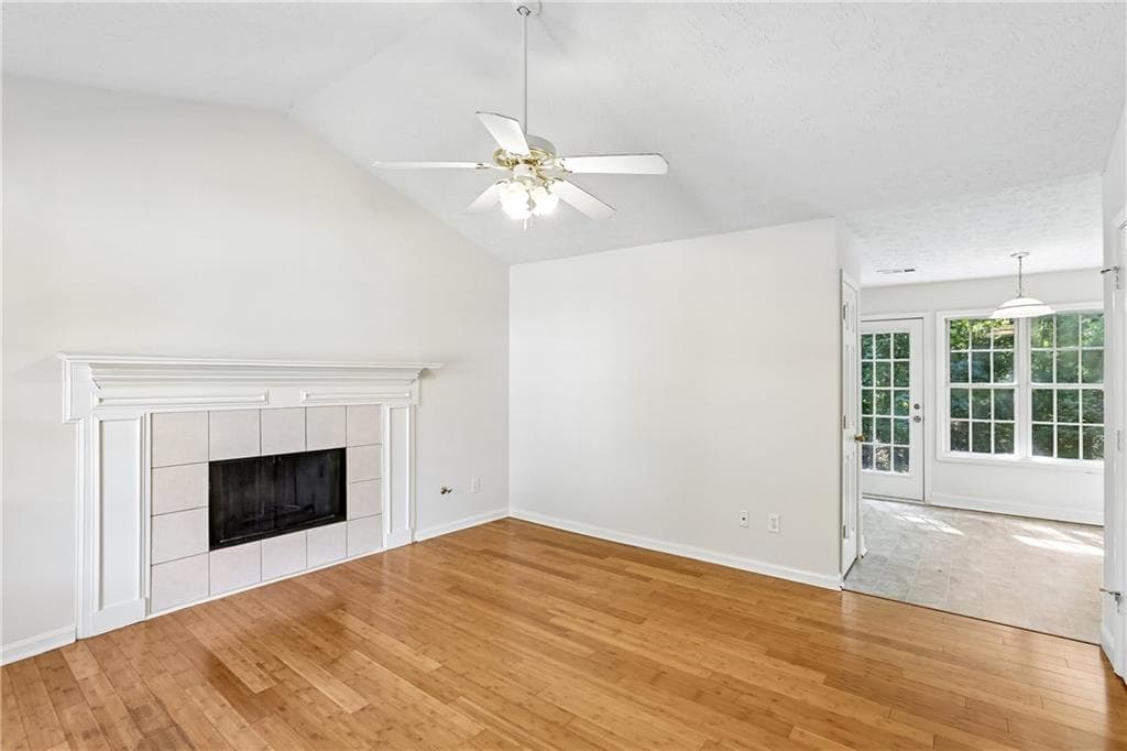 3 bedroom, 2 bathroom, 1,068 sq ft single family residence for sale at 5511 Pond Mill Court, Flowery Branch, GA 30542 — photo 3