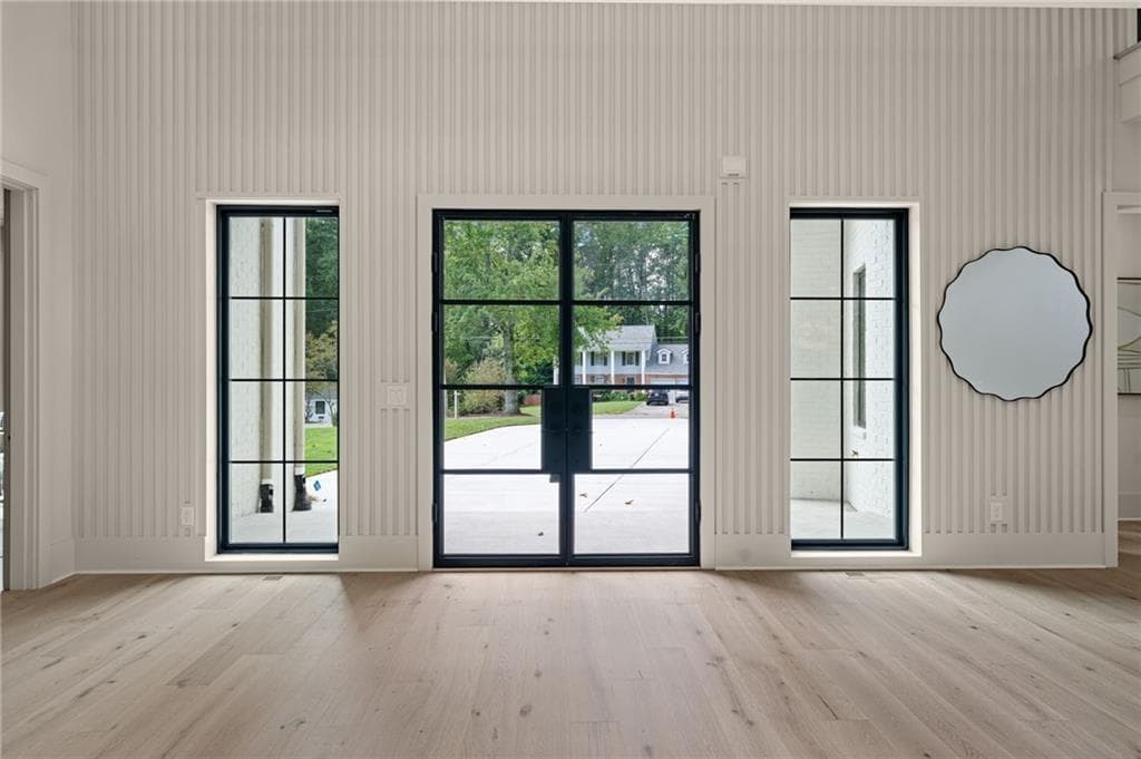 6 bedroom, 7 bathroom, 4,900 sq ft single family residence for sale at 4901 Cambridge Drive, Dunwoody, GA 30338 — photo 3