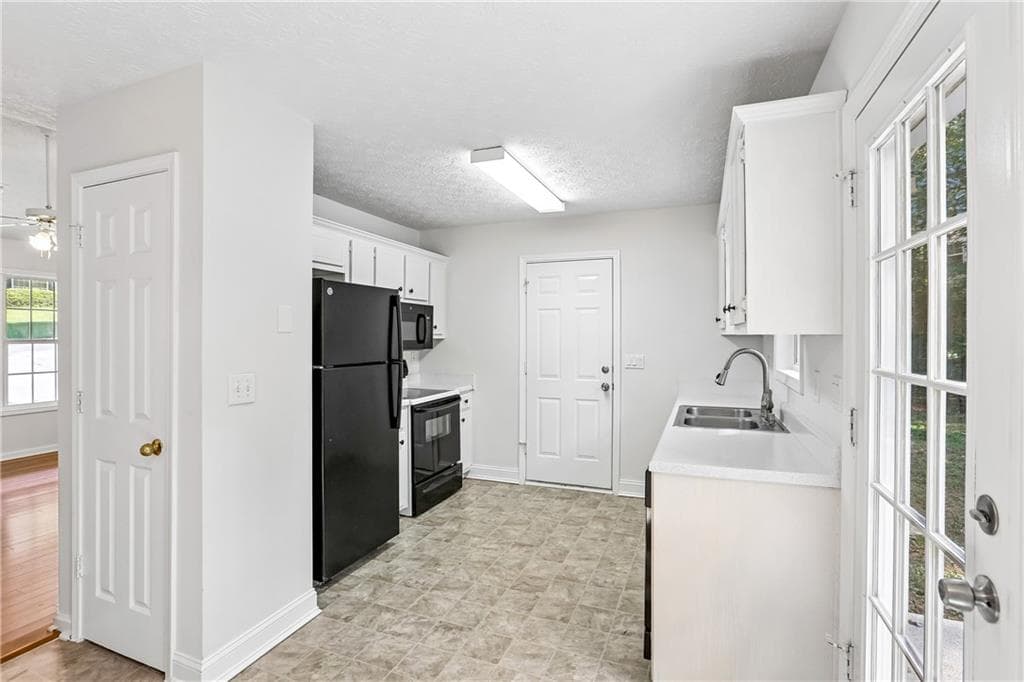 3 bedroom, 2 bathroom, 1,068 sq ft single family residence for sale at 5511 Pond Mill Court, Flowery Branch, GA 30542 — photo 8