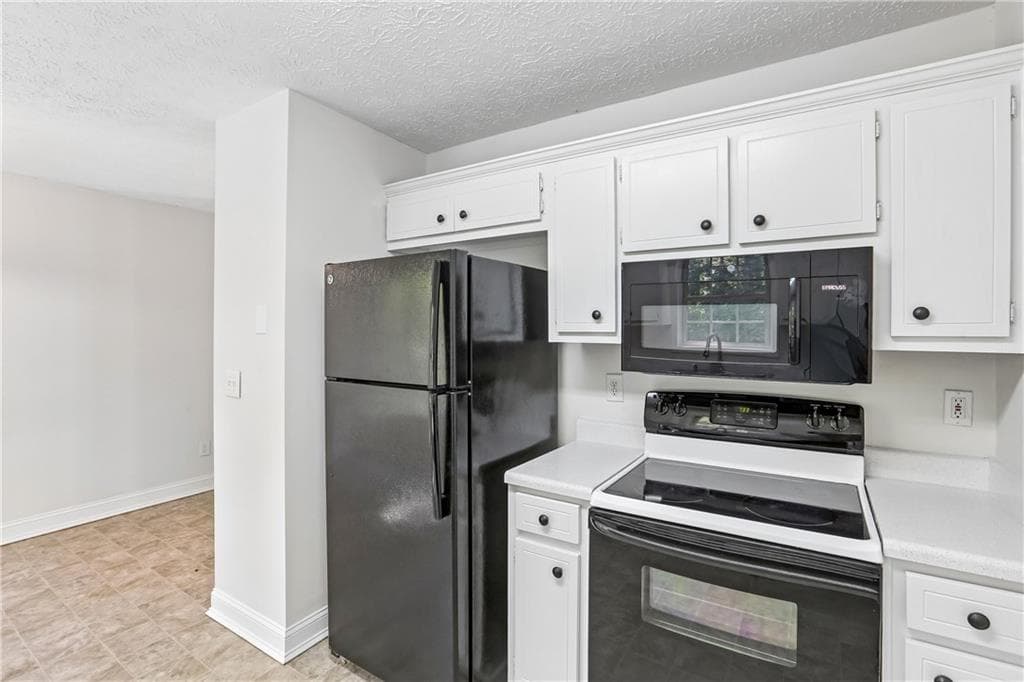 3 bedroom, 2 bathroom, 1,068 sq ft single family residence for sale at 5511 Pond Mill Court, Flowery Branch, GA 30542 — photo 10