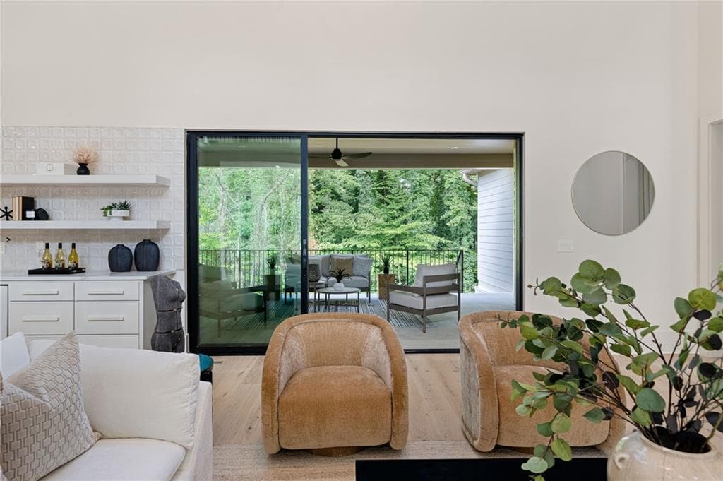 6 bedroom, 7 bathroom, 4,900 sq ft single family residence for sale at 4901 Cambridge Drive, Dunwoody, GA 30338 — photo 7