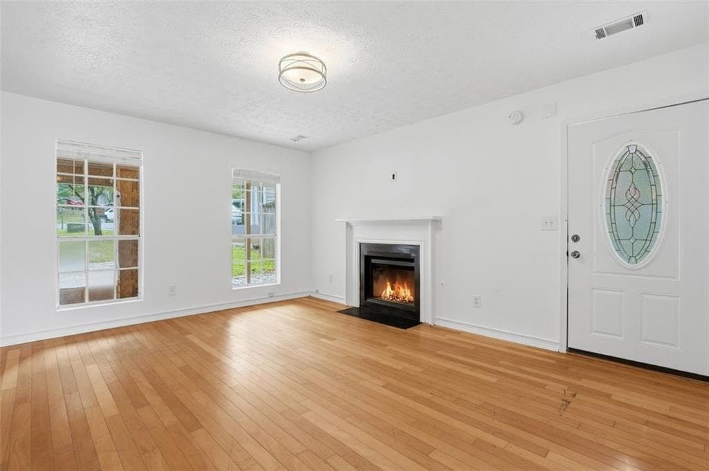 3 bedroom, 3 bathroom, 1,412 sq ft single family residence under contract at 1642 Esquire Place, Norcross, GA 30093 — photo 3