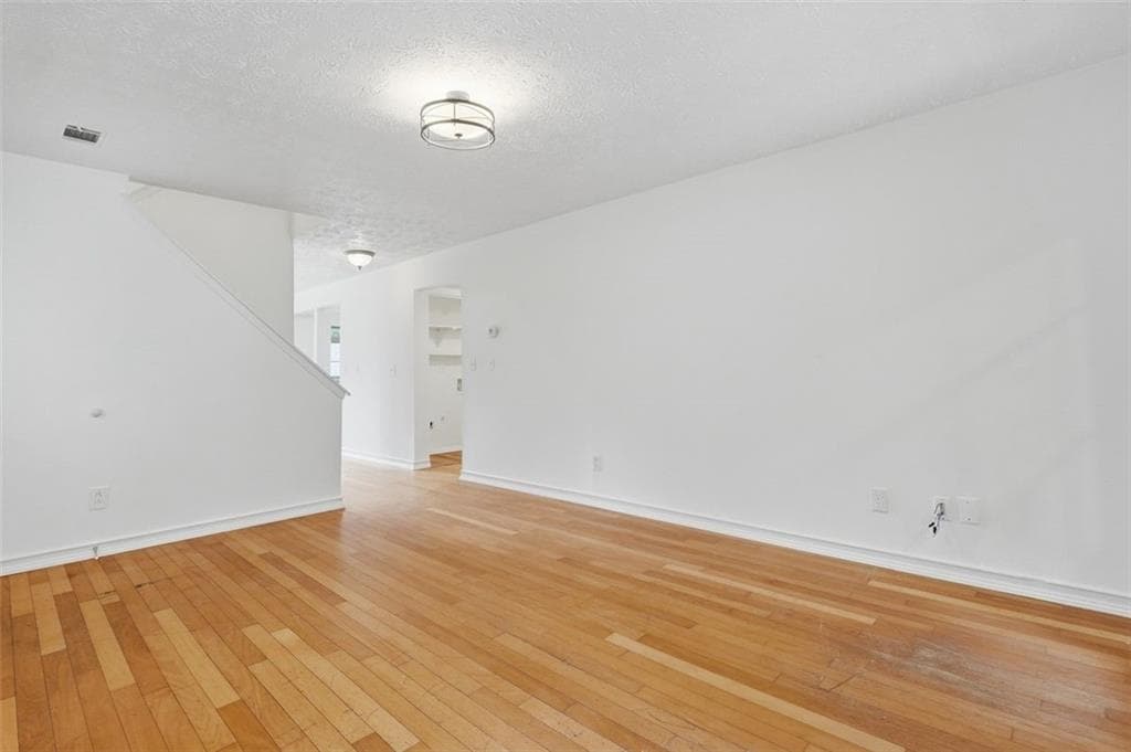 3 bedroom, 3 bathroom, 1,412 sq ft single family residence under contract at 1642 Esquire Place, Norcross, GA 30093 — photo 5