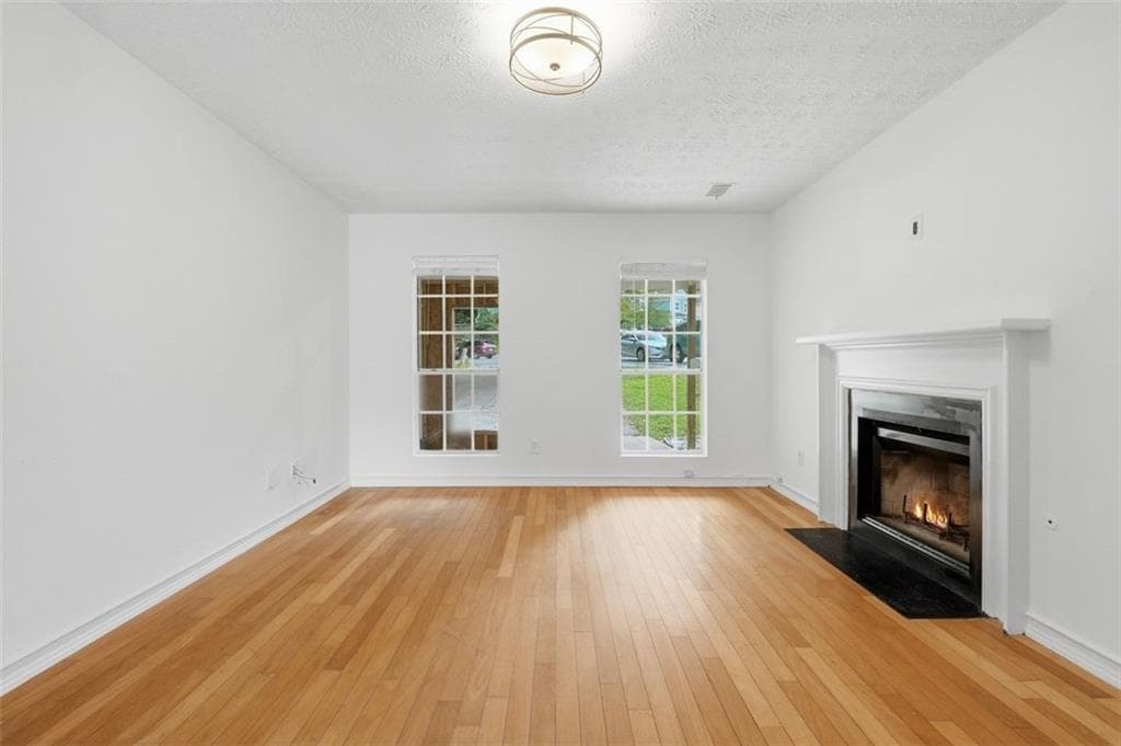 3 bedroom, 3 bathroom, 1,412 sq ft single family residence under contract at 1642 Esquire Place, Norcross, GA 30093 — photo 4
