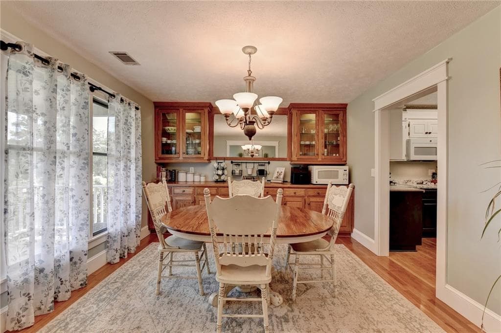 4 bedroom, 2 bathroom, 2,298 sq ft single family residence for sale at 4525 Bold Springs Road, Commerce, GA 30530 — photo 6
