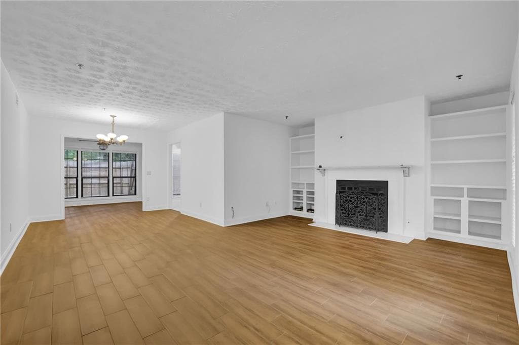 2 bedroom, 2 bathroom, 1,350 sq ft condominium for sale at 2806 Vinings Central Drive 153, Atlanta, GA 30339 — photo 3