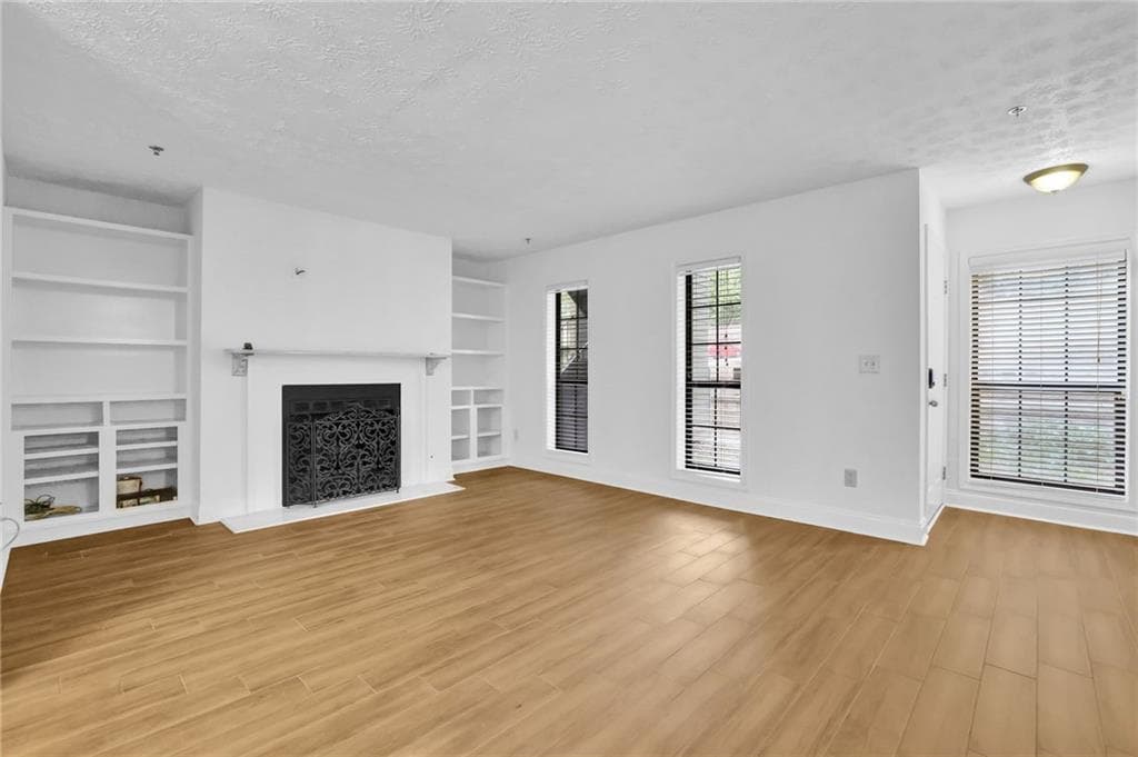 2 bedroom, 2 bathroom, 1,350 sq ft condominium for sale at 2806 Vinings Central Drive 153, Atlanta, GA 30339 — photo 5