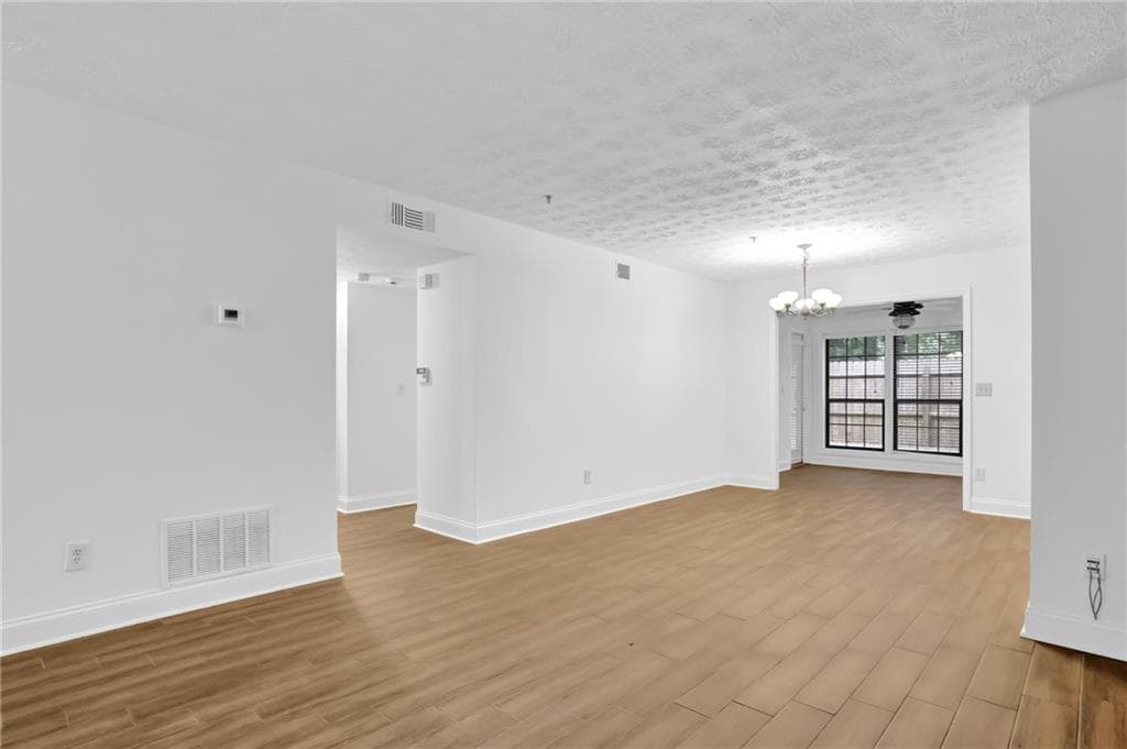 2 bedroom, 2 bathroom, 1,350 sq ft condominium for sale at 2806 Vinings Central Drive 153, Atlanta, GA 30339 — photo 6