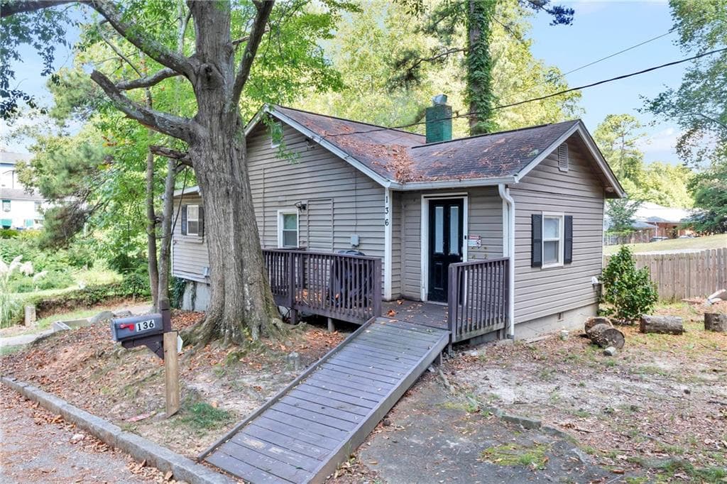 3 bedroom, 1 bathroom, 965 sq ft single family residence for sale at 136 Holly Road, Atlanta, GA 30314