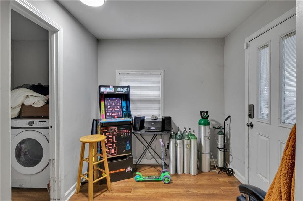 3 bedroom, 1 bathroom, 965 sq ft single family residence for sale at 136 Holly Road, Atlanta, GA 30314 — photo 2