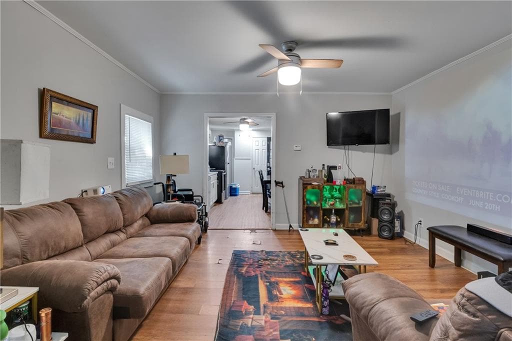 3 bedroom, 1 bathroom, 965 sq ft single family residence for sale at 136 Holly Road, Atlanta, GA 30314 — photo 5