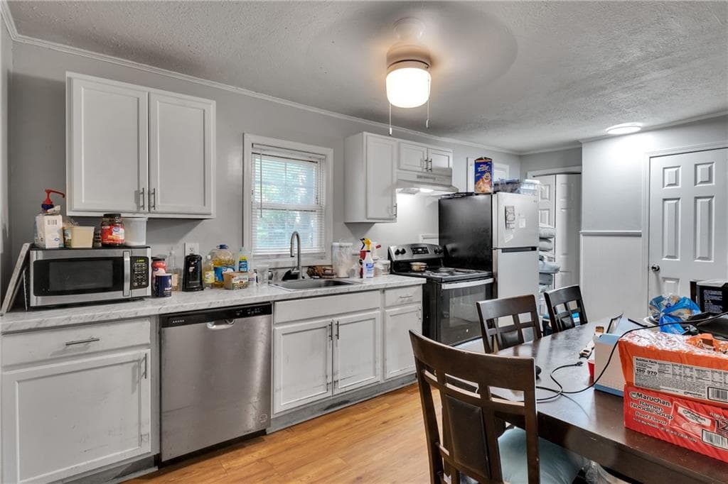 3 bedroom, 1 bathroom, 965 sq ft single family residence for sale at 136 Holly Road, Atlanta, GA 30314 — photo 8