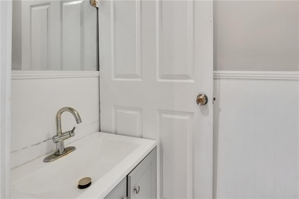 3 bedroom, 1 bathroom, 965 sq ft single family residence for sale at 136 Holly Road, Atlanta, GA 30314 — photo 10