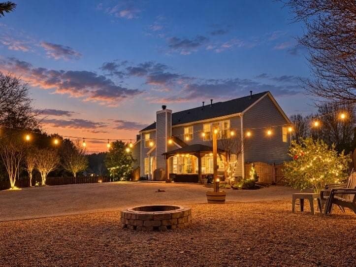 4 bedroom, 3 bathroom, 2,513 sq ft single family residence for sale at 5052 Raventhorpe Court, Suwanee, GA 30024 — photo 2