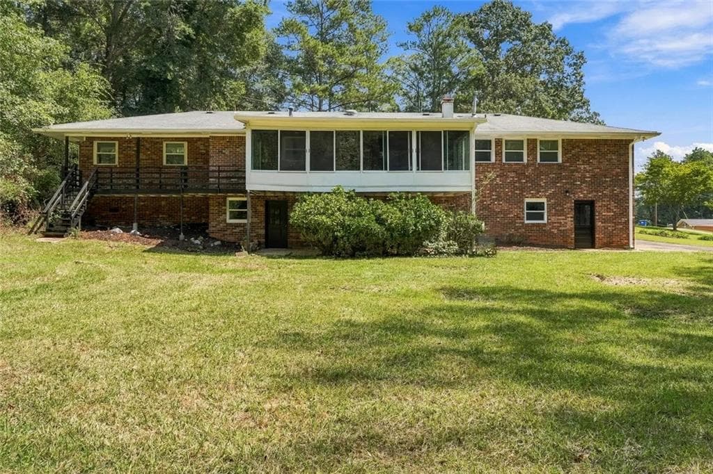 4 bedroom, 3 bathroom, 2,501 sq ft single family residence for sale at 4195 Valley Lake Terrace, Atlanta, GA 30349 — photo 3