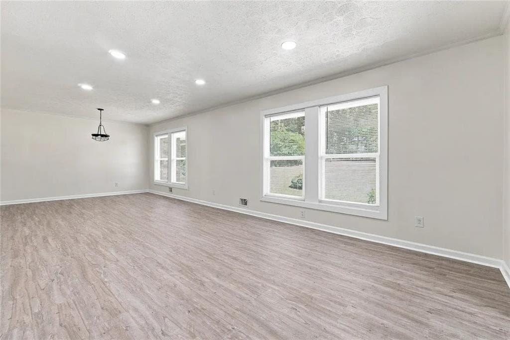 4 bedroom, 3 bathroom, 2,501 sq ft single family residence for sale at 4195 Valley Lake Terrace, Atlanta, GA 30349 — photo 5