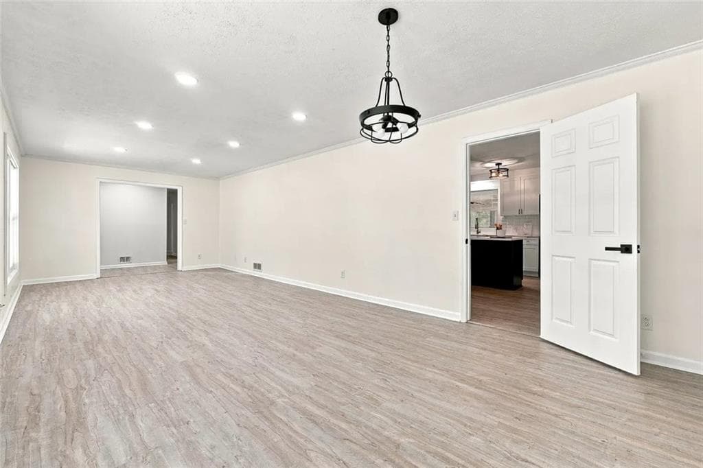 4 bedroom, 3 bathroom, 2,501 sq ft single family residence for sale at 4195 Valley Lake Terrace, Atlanta, GA 30349 — photo 7