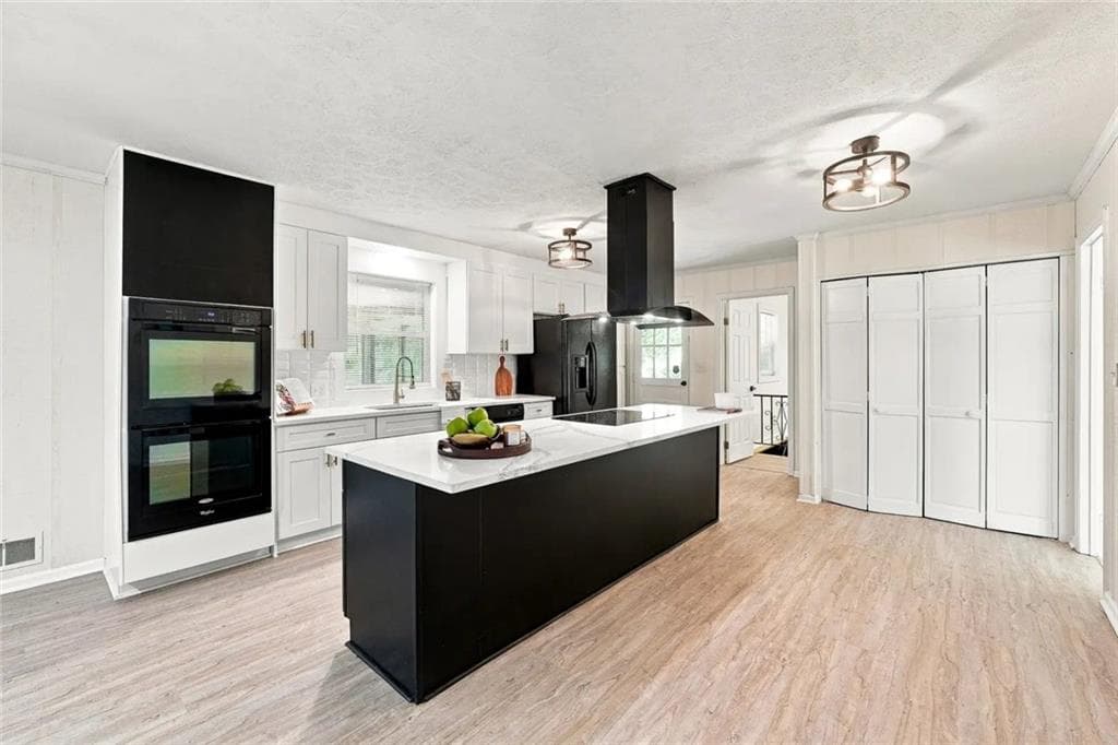 4 bedroom, 3 bathroom, 2,501 sq ft single family residence for sale at 4195 Valley Lake Terrace, Atlanta, GA 30349 — photo 8