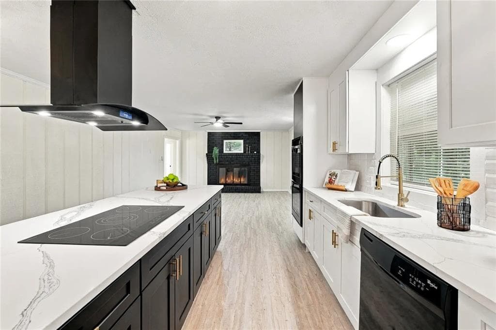 4 bedroom, 3 bathroom, 2,501 sq ft single family residence for sale at 4195 Valley Lake Terrace, Atlanta, GA 30349 — photo 9