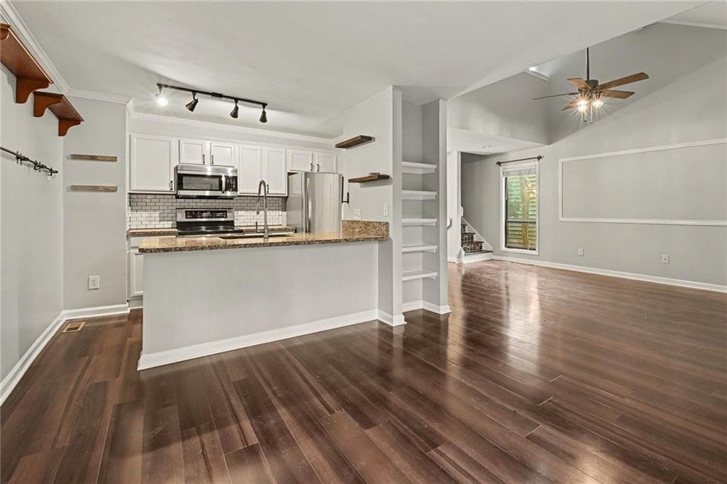 2 bedroom, 2 bathroom, 1,351 sq ft townhouse for sale at 1006 Creatwood Circle, Smyrna, GA 30080 — photo 8
